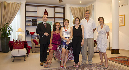 Cecilia Piccioni (Ambasciatrice d'Italia in Vietnam) e il suo staff, con Elisabetta Susani e Filippo Terzaghi