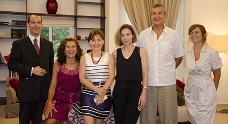 Cecilia Piccioni (Ambasciatrice d'Italia in Vietnam) e il suo staff, con Elisabetta Susani e Filippo Terzaghi